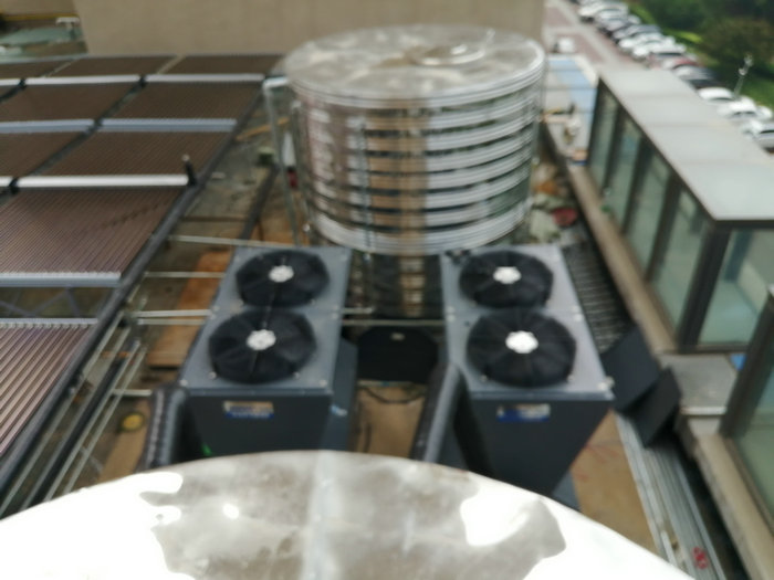 酒店热水工程：天津雍乐酒店太阳能+空气能热水工程